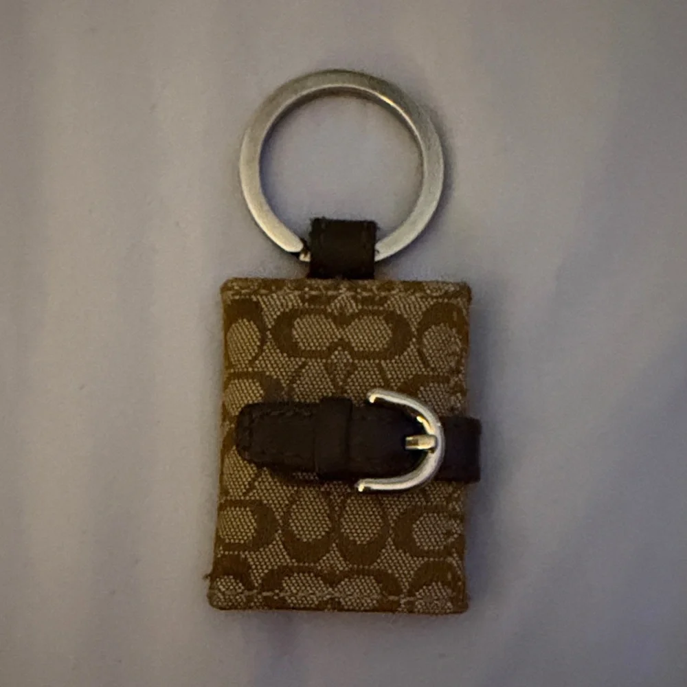 Coach Brown photo frame Key Ring with Silver Accents with Signature C’s - Picture 2 of 5